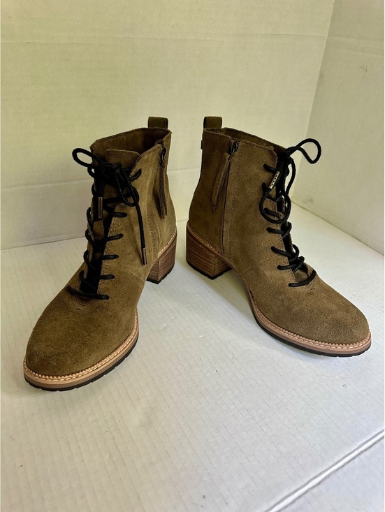 TOMS Shoes - TOMS Finn Boots Olive Green Suede Lace and Zipper Closure Size 9